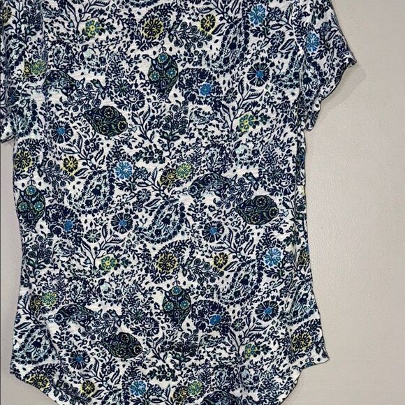 Ann Taylor Blue and White Linen Blend Blouse with Floral Design - Picture 12 of 13